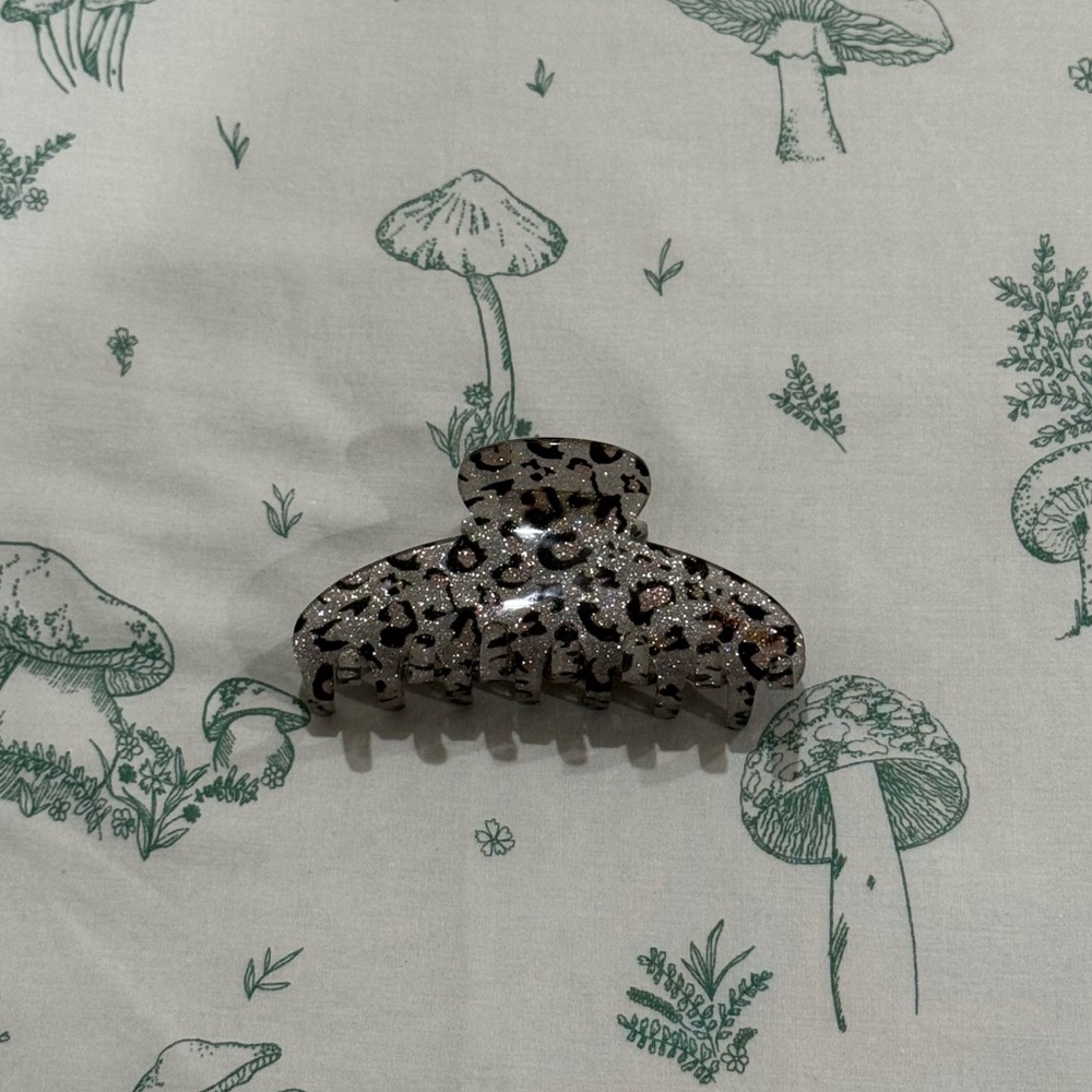 Emi Jay Big Effing Clip in Snow Leopard